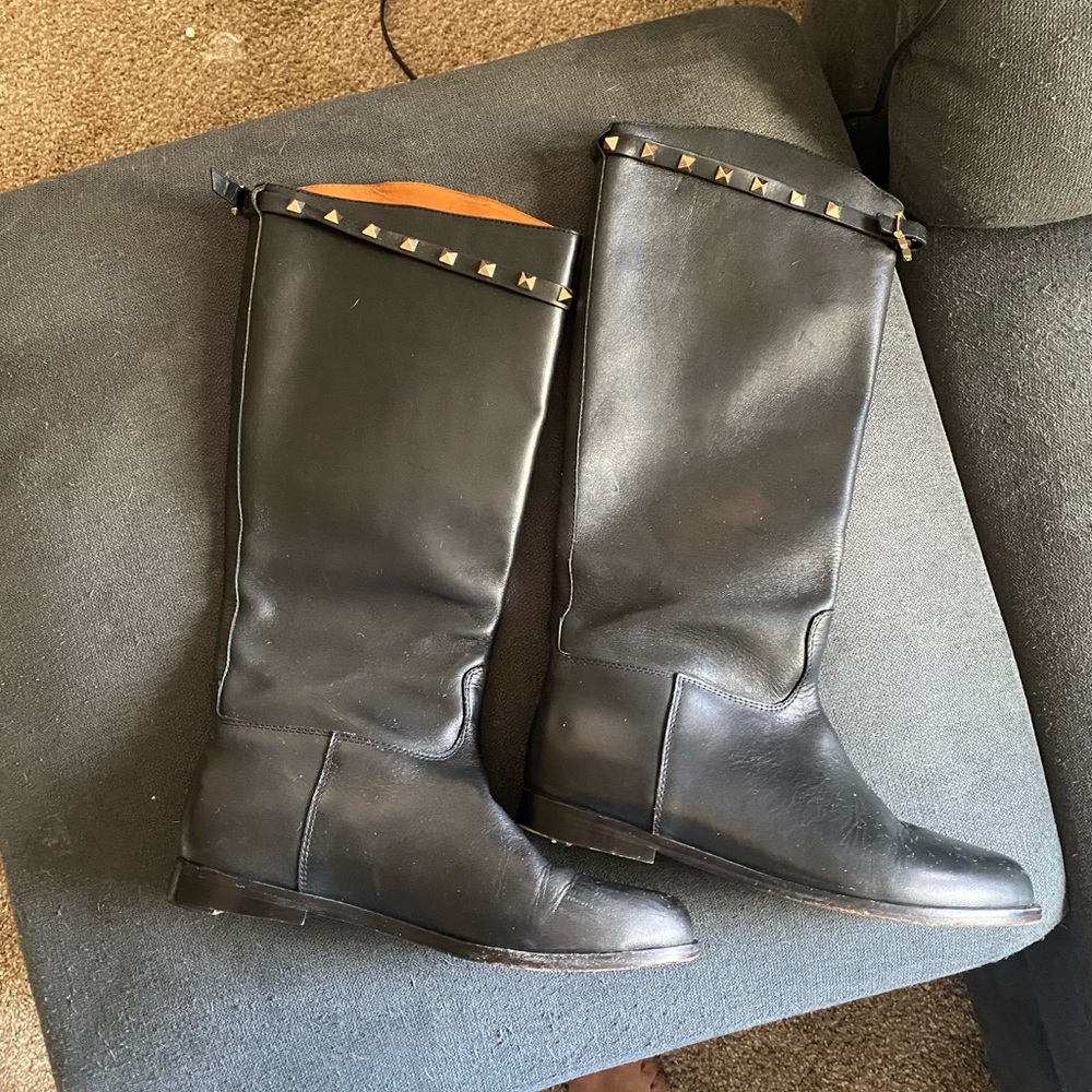 Valentino Garavani Black Knee-High Leather Boots with Studded Detail